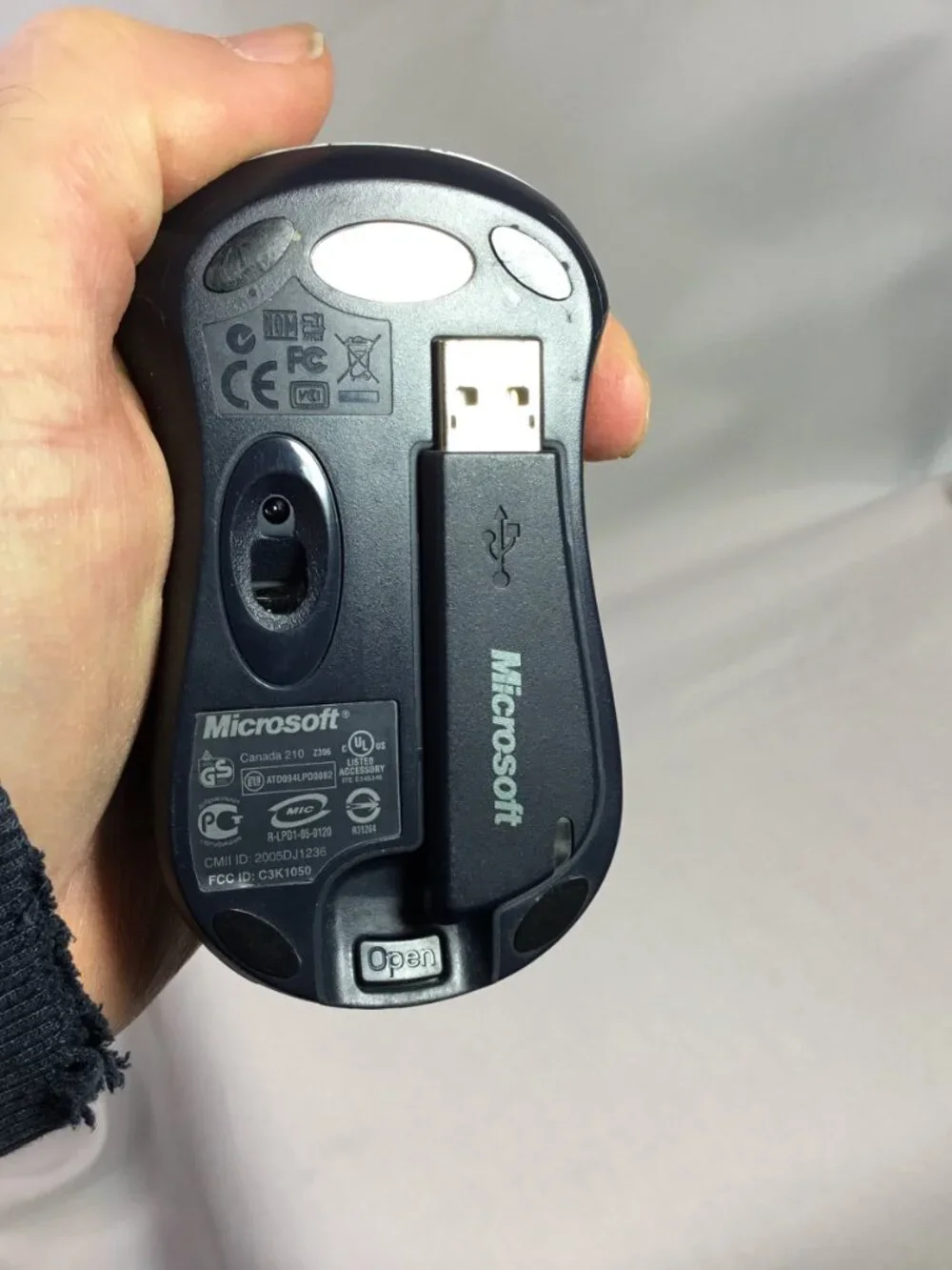 Microsoft Wireless Mobile Mouse 4000 Graphite Model 1050 With USB Stick
